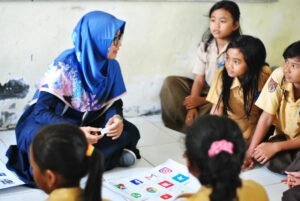 Media students support foster children with service-learning project
